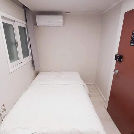 G Yongsan Inn